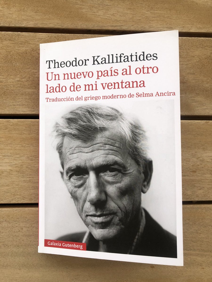 Precioso: la "mitología personal"

"El desconcierto de vivir como extranjero, que en un principio es un obstáculo, con los años se convierte en el resultado de tu vida".

Ahí es cuando necesitas tu mitología personal: recurrir a tus historias del pasado para combatir la soledad.