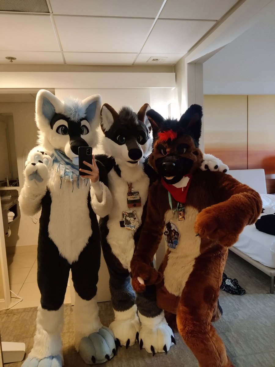 Lobby bound! Come say hi 🥰