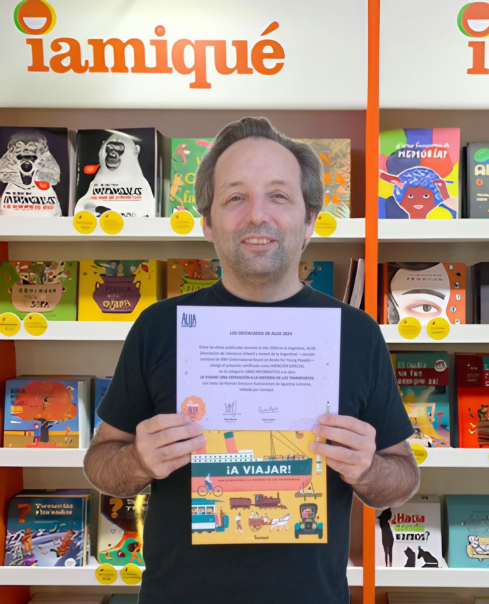 El profesor Hernán Grecco ganó el premio al Mejor Libro Informativo por ¡A viajar!
La distinción fue otorgada por la Asociación de Literatura Infantil y Juvenil Argentina en la 49.ª Feria Internacional del Libro de Buenos Aires.
