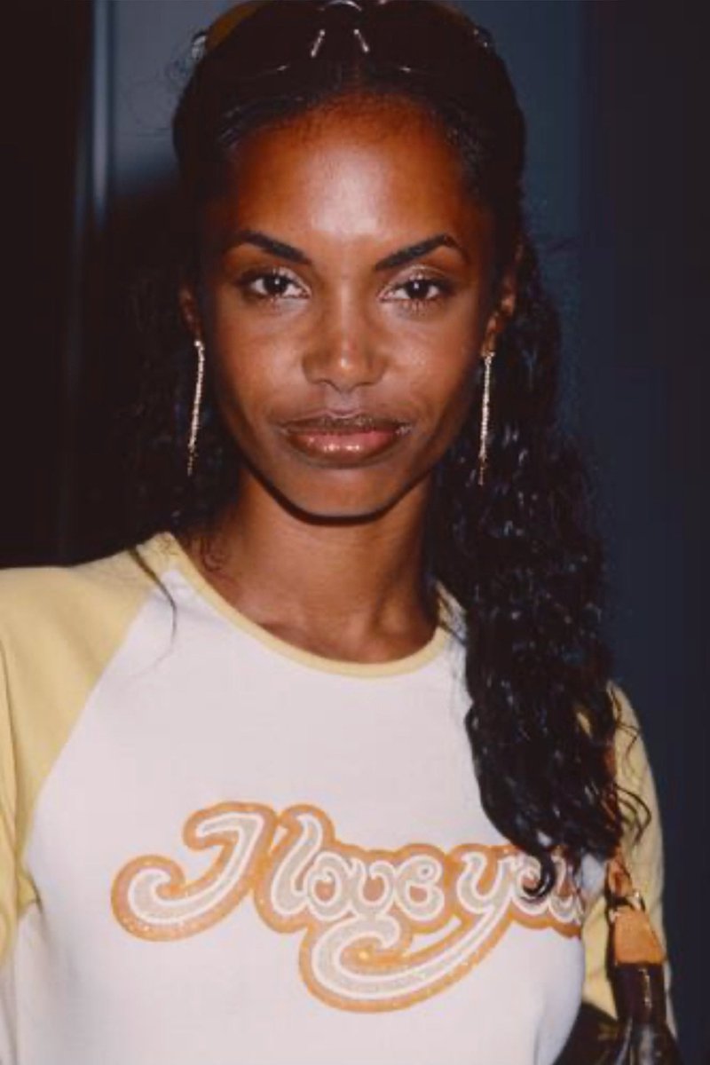 NYGELSARTORIAL's tweet image. Late Model/Actress Kim Porter wearing
Chloé by Stella McCartney Spring 1999