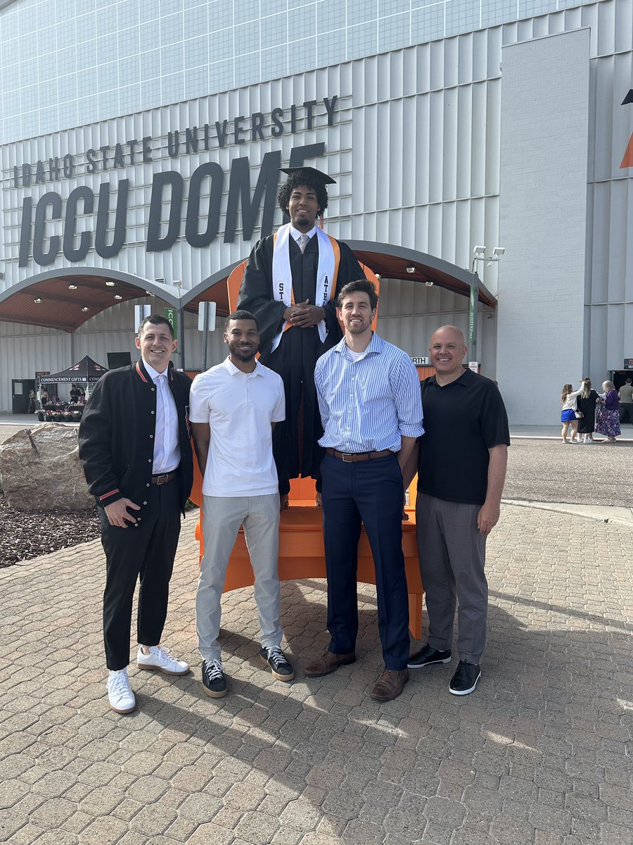 Aaron Burgin tweet media