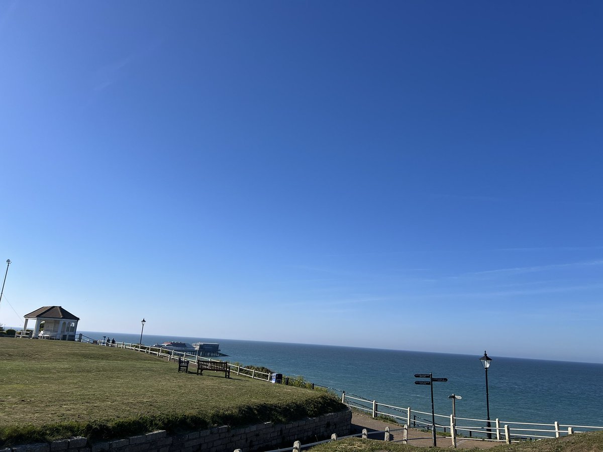 Sometimes you just need to prioritise doing absolutely nothing. 

That’s what I did today. 

I took some time for myself and just sat in one of my favourite reading spots for a couple of hours 😊