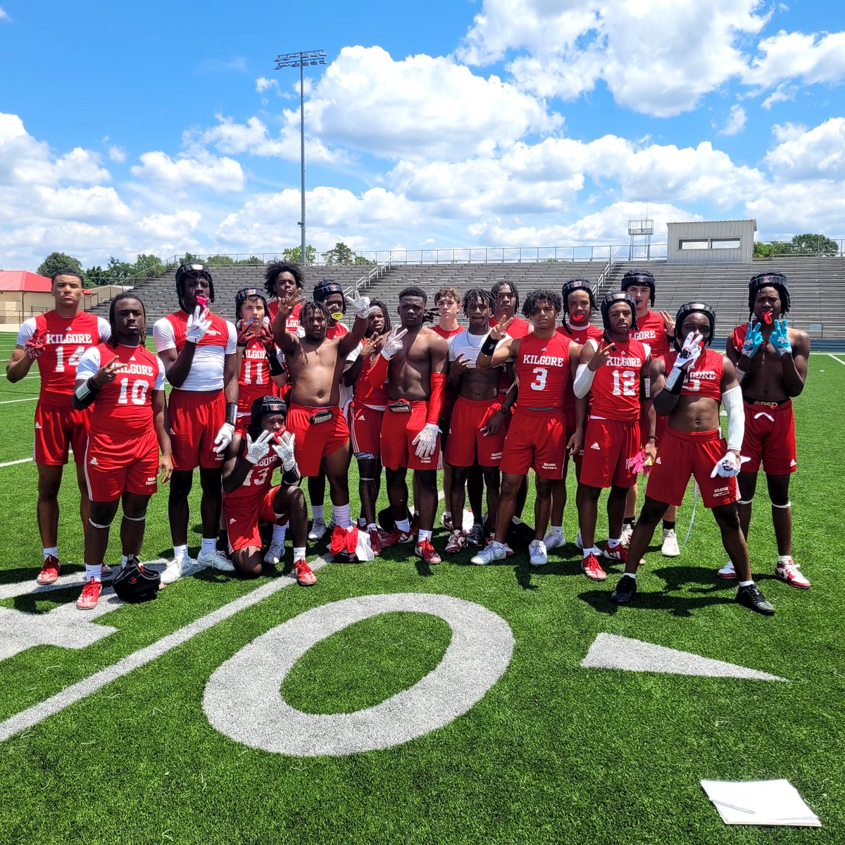 Matt Stepp (@matt_stepp817) on Twitter photo Ķilgore SQT
Kilgore advances to <a href="/Texas7on7/">Texas 7on7 Organization</a> State Tournament with a 14-7 win over Lindale
Congratulations to <a href="/kilgore_fb/">Kilgore Bulldogs FB</a> #txhsfb #tx7on7 <a href="/dctf/">Dave Campbell's Texas Football — TexasFootball.com</a> Ķilgore SQT
Kilgore advances to <a href="/Texas7on7/">Texas 7on7 Organization</a> State Tournament with a 14-7 win over Lindale
Congratulations to <a href="/kilgore_fb/">Kilgore Bulldogs FB</a> #txhsfb #tx7on7 <a href="/dctf/">Dave Campbell's Texas Football — TexasFootball.com</a>