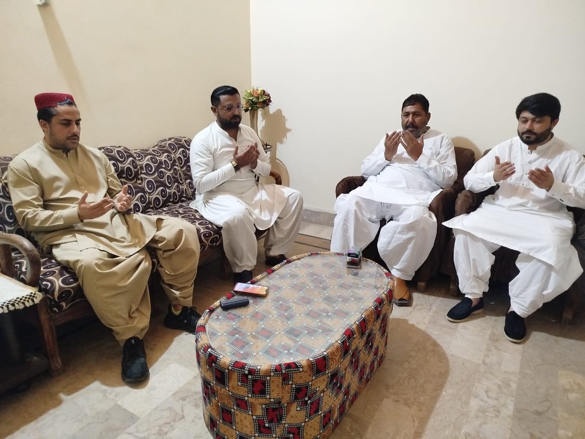 panhwar_noman's tweet photo. Matli: PPP Leader @ZQamarShah offer condulence with kashmiri &amp; kathiwari community in matli. https://t.co/LwfsZF6swD