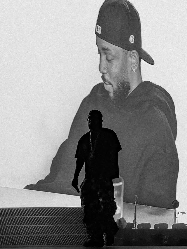 kdotsmedia's tweet photo. kendrick lamar on the grand national tour, philadelphia.
📸: blrrybrain on instagram https://t.co/n3ma4C3SJp
