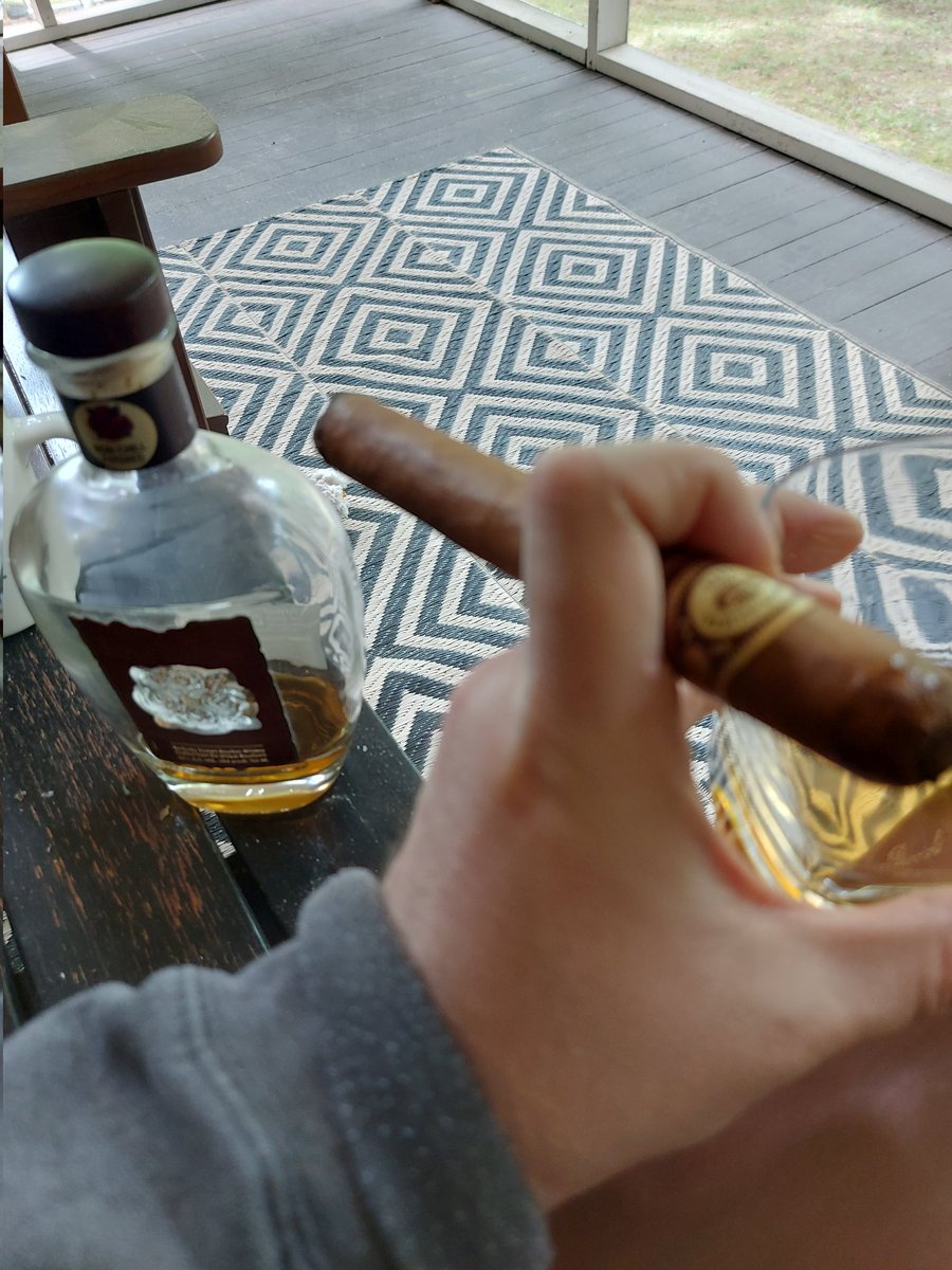 Blume Industries CEO Balding 大老板 tweet media