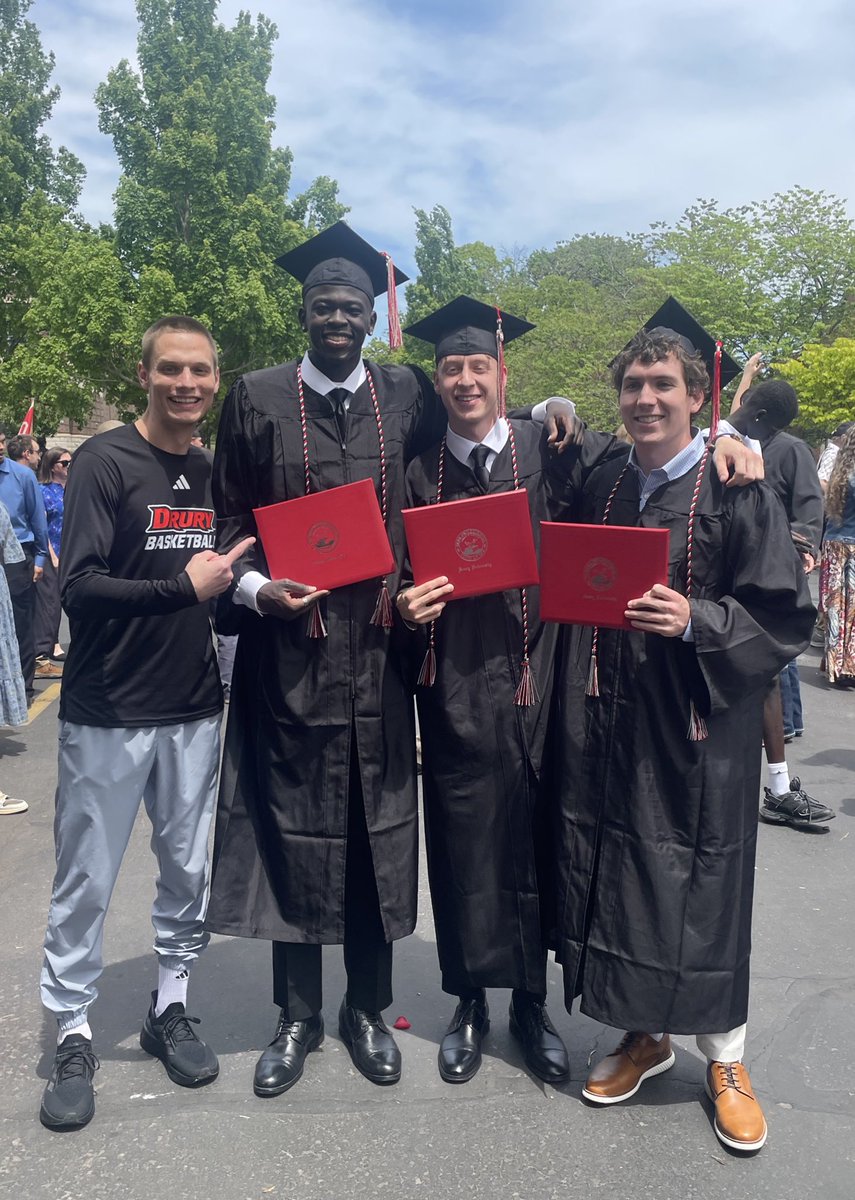 Big S/O to our 3 Amazing Seniors — now officially college graduates!

You’ve left it all on the court and in the classroom, showing what it means to be true student-athletes. I couldn’t be proud of your hard work, leadership, and dedication!

Best of luck in your next Journey!