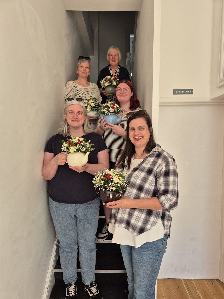 Jayne's Flower Studio 
Workshop today
