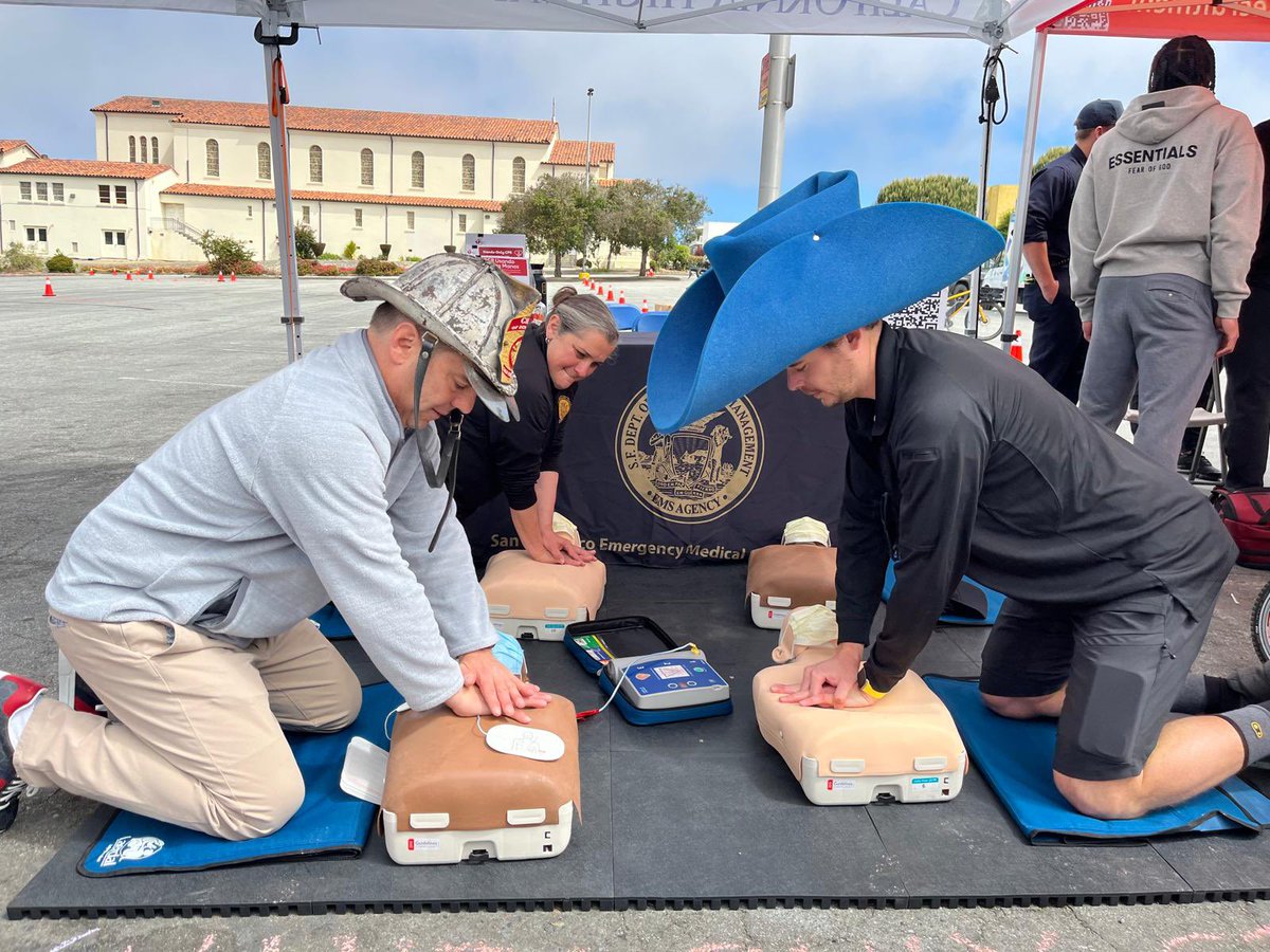 andrewholcomb's tweet photo. Fun day at the bike rodeo and safety day 🤠 🚲 thanks @SFFDPIO Chief Crispen for getting a few hands-only CPR 🙌 reps in with @SF_EMSA @SF_emergency. You can save a life too. Learn CPR today! https://t.co/XrLT4KpKir