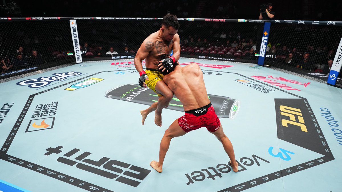 THREE IN A ROW 🔥 Daniel Santos earned a clean sweep on the scorecards in  his UD victory at #UFC315!