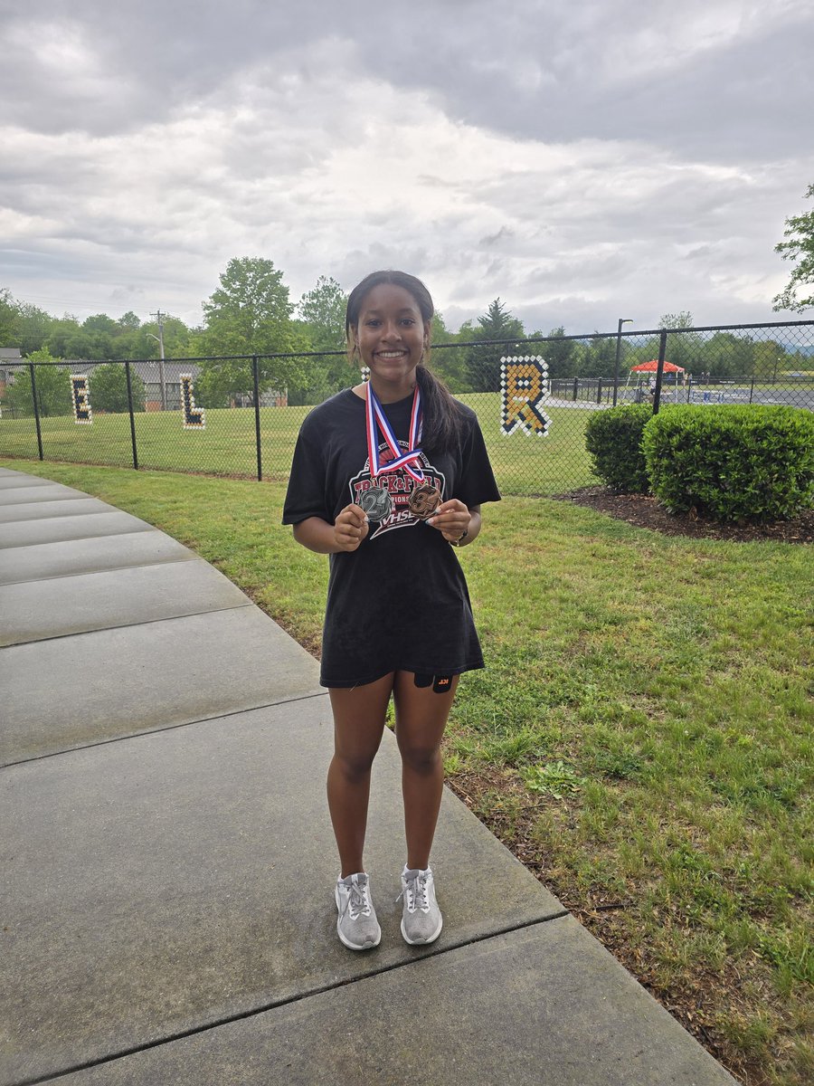 ‼️ Ended up with some hardware (100M 2nd place, 200M 3rd place) and a 200M PR last week at COSMOS ‼️