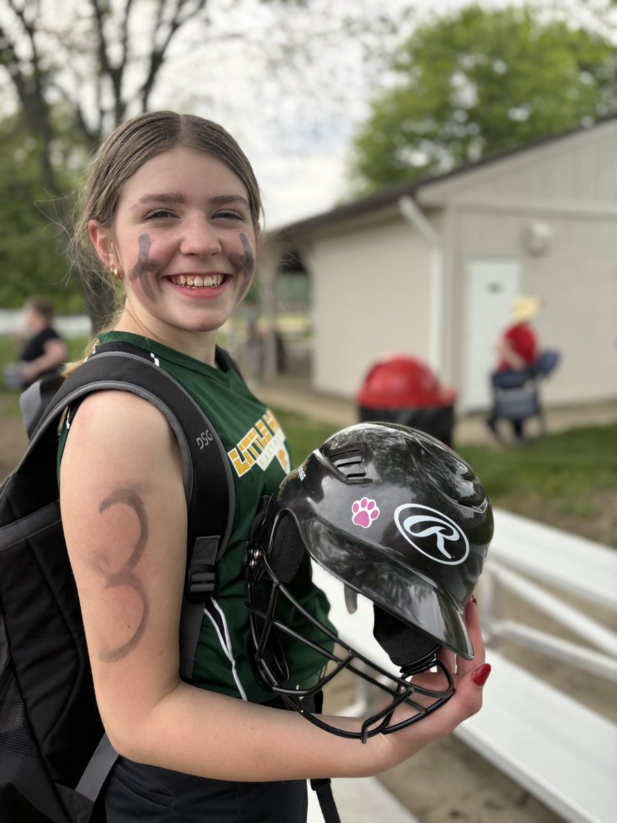 KELSCROWE's tweet photo. 7 hours at the field today for our girl,but, well worth it! Her team won both games, she was 4/5 for hits and she had quite the fan club to cheer her on! https://t.co/Qh6VXVBGpP