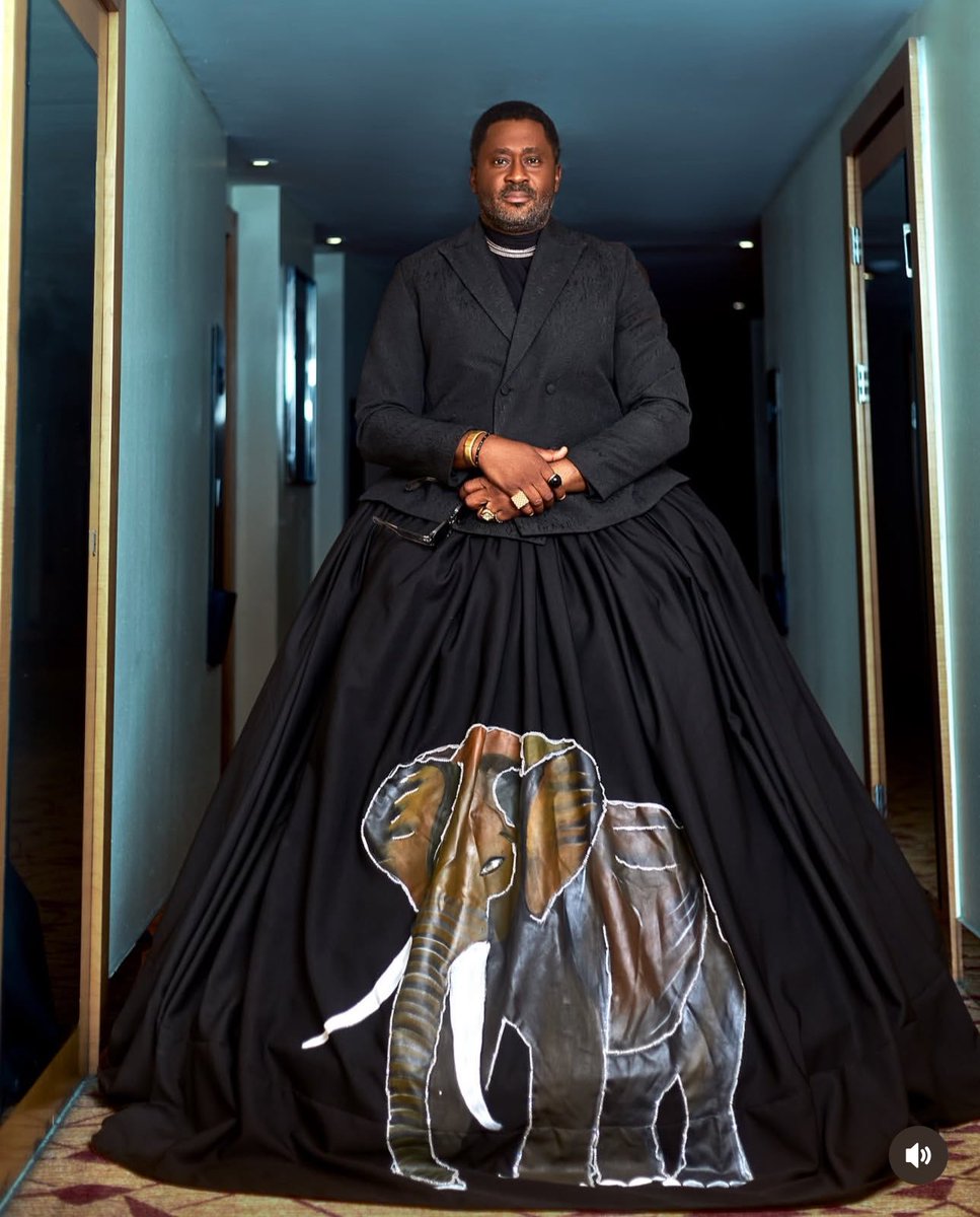 Naijablogger's tweet image. Desmond Elliot Outfit to #AMVCA.