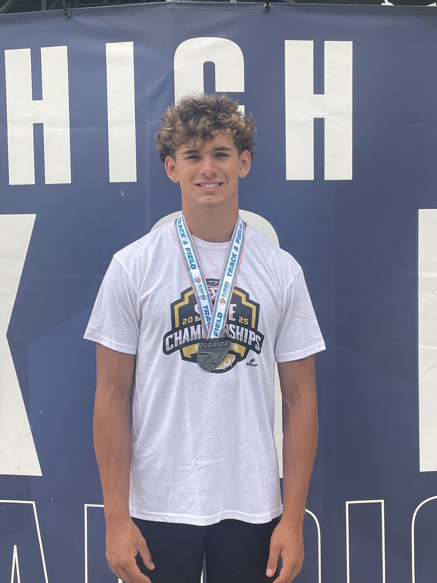 alexschafer07's tweet image. Just finished up the state meet today. Got 4th place in class 4a discus with a new PR of 50.37m (165.3ft), 3m off the school record. Great end to my junior year track&field season. #itsjustdifferenthere #trulyblessed #discus @john_p34 @VeniceIndianFB @jleee74 @VeniceRecruit10…