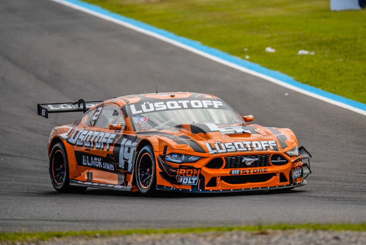 ¡Gran sábado en Termas!

Fuimos protagonistas en ambos entrenamientos y a la hora de clasificar pegamos un salto de calidad con el equipo para clasificar en el segundo puesto 💪🏼

Se nos escapó por +0.010 🤏🏼 

De todas maneras felicitar al <a href="/MaquinParts/">Maquin Parts Racing</a> por la Pole Position.