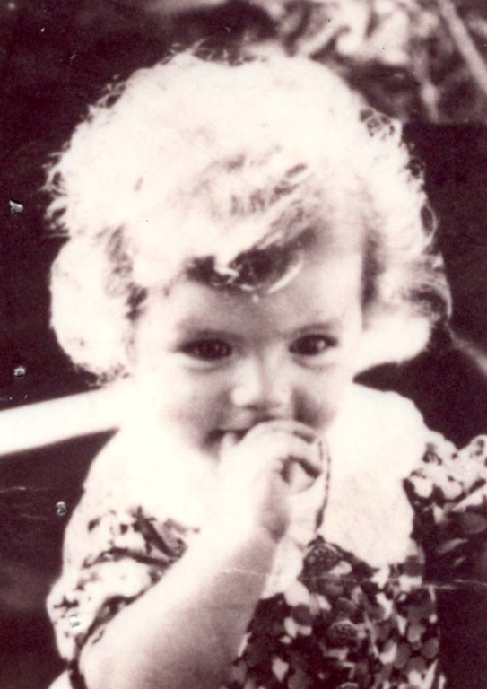 11 May 1937 | A German Jewish girl, Jutta Guttmacher, was born in Schlichtingsheim.

On 4 October 1944 she was deported to #Auschwitz from #Theresienstadt Ghetto and murdered in a gas chamber.