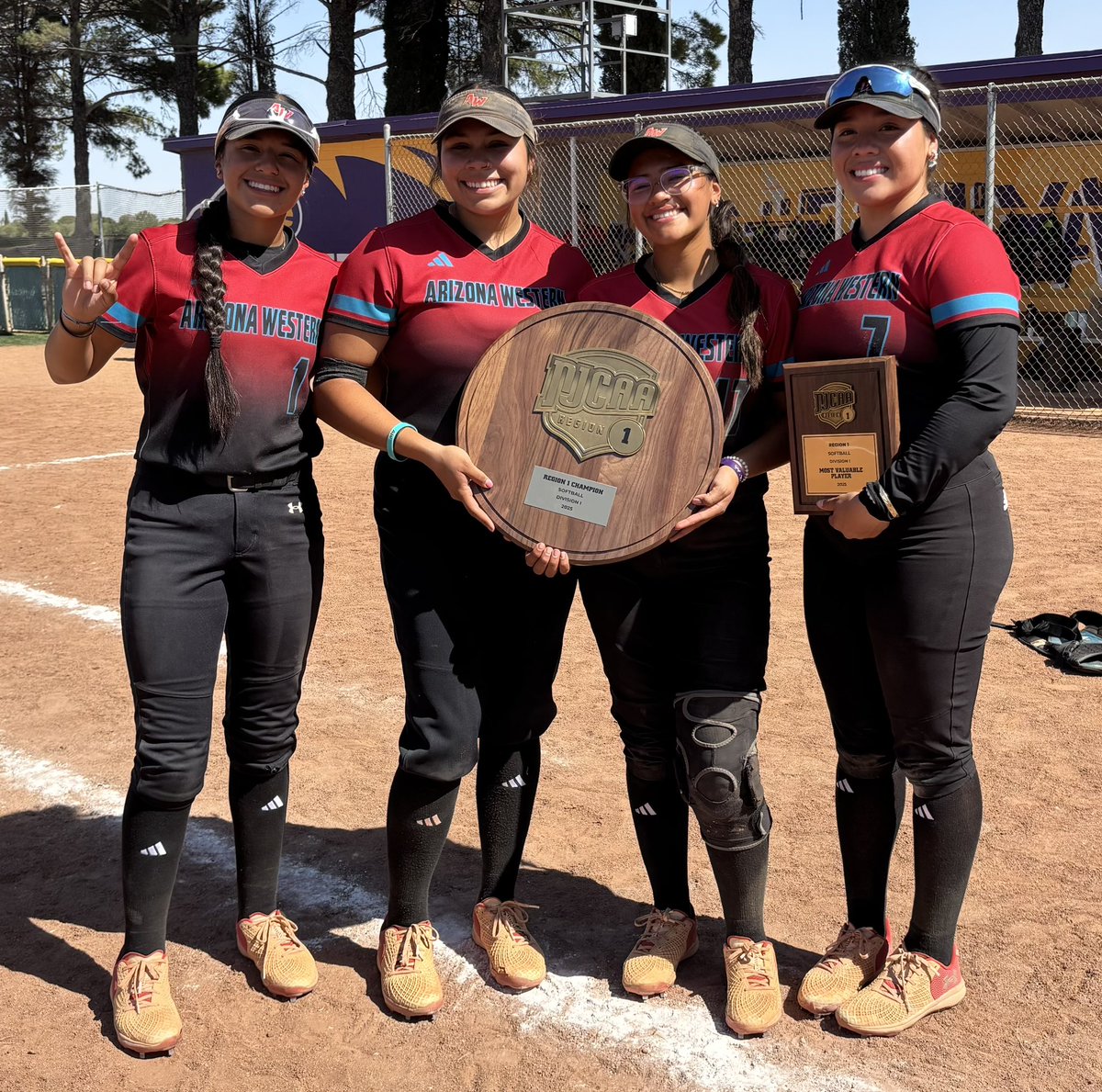El Paso Chilis-Solis 🥎 (@chilissolis) on Twitter photo Congratulations to #chilialums Nat Piñon, Analy Trejo, Alissa Piñon, and Krisilyn Corral for winning their regional this weekend to advance to the Juco World Series! Kris was named tournament MVP! Way to go ladies! #PPC <a href="/Fchavezeptimes/">Felix Chavez</a> Congratulations to #chilialums Nat Piñon, Analy Trejo, Alissa Piñon, and Krisilyn Corral for winning their regional this weekend to advance to the Juco World Series! Kris was named tournament MVP! Way to go ladies! #PPC <a href="/Fchavezeptimes/">Felix Chavez</a>