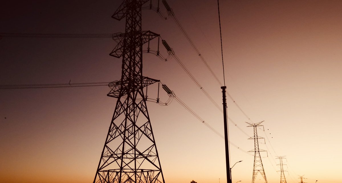 AllianaPedro's tweet photo. Junto a mi compañero y amigo presidente @SantiPenap inauguramos la Subestación 500 KV de Valenzuela. 
Es un símbolo de nuestra visión gobierno, de nuestro compromiso y de nuestra fe en un Paraguay más fuerte, con más bienestar y con mejores oportunidades  para todos. https://t.co/ZejLxgM0wX