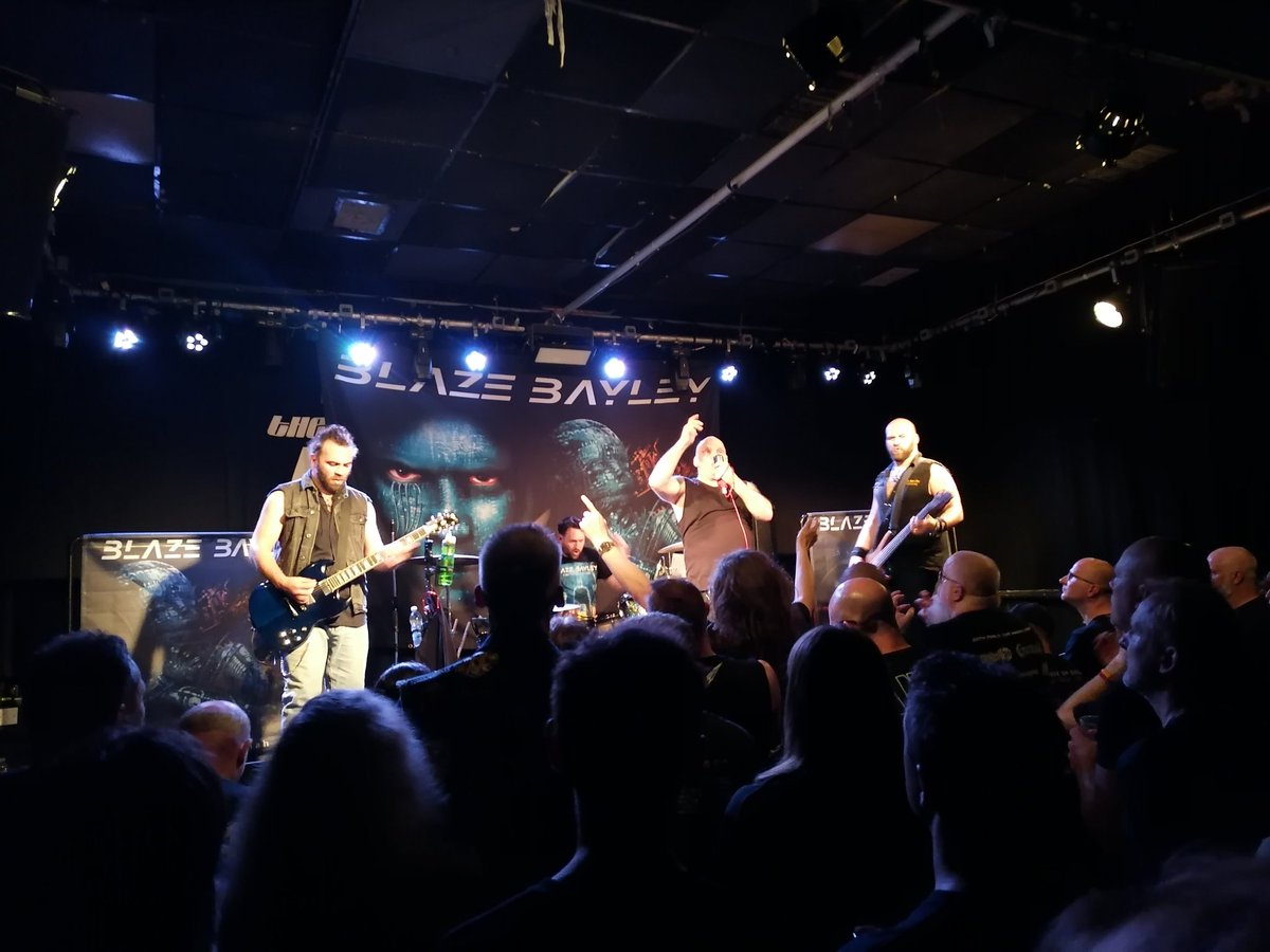 ✊ <a href="/realblazebayley/">blazebayleyofficial</a> - the best live show you'll get.
Awesome crowd at <a href="/joinerslive/">The Joiners</a> tonight for Blaze + band. Brilliant people, lovely crew and just a great time.

Huge thanks to all at the venue 🤩

If you're catching Blaze later on on the tour, you're in for a treat! 💥💥💥