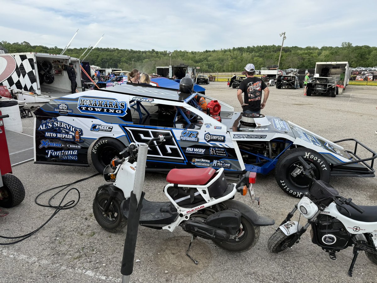 Posted up on this Saturday night in Pevely, Missouri 🏁