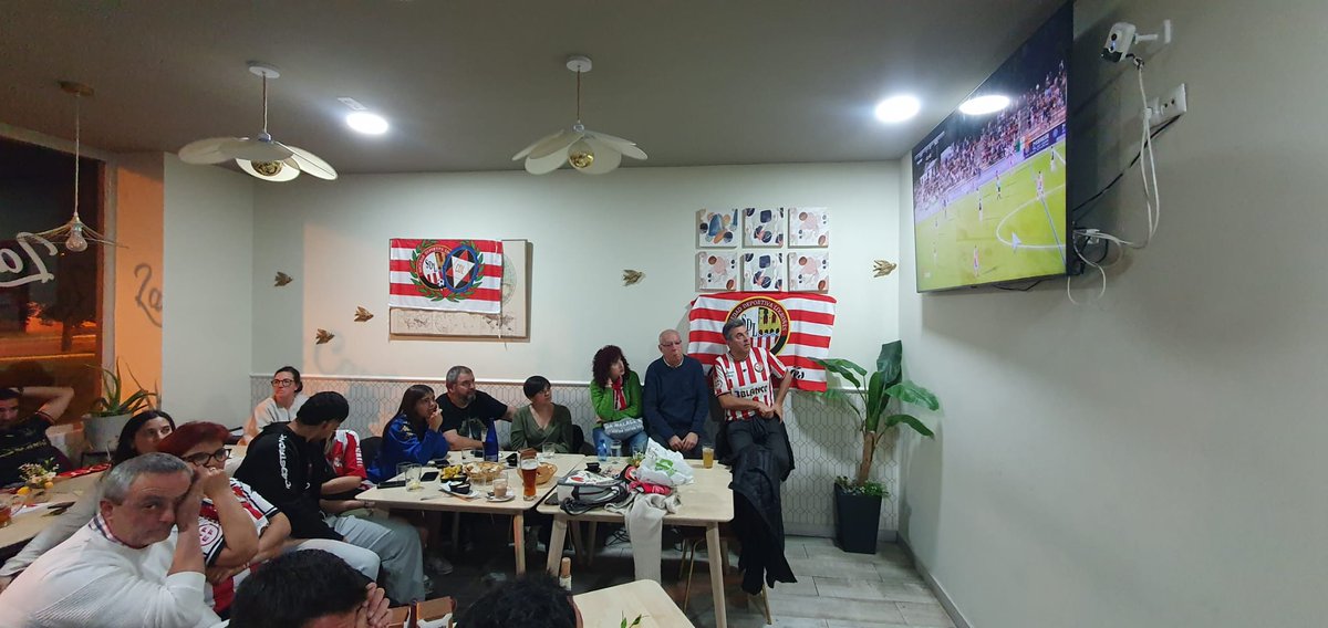 PlayLogrones's tweet image. Espectacular el ambiente vivido esta noche en la Casita de TINY&apos;IN!!! Gracias blanquirrojos🇦🇹❤️🙌