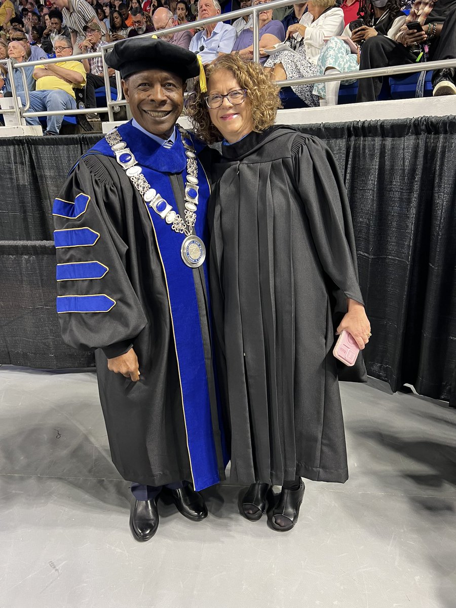 Sidney A. McPhee (@presidentmcphee) on Twitter photo Our last of three ceremonies for the @mtsu Class of 2025! Our commencement speaker is Tracey Rogers, a <a href="/MTAlumni/">MTSU Alumni</a> in broadcast journalism & regional vice president with Nexstar Media Group, working with 24 media markets, including <a href="/WKRN/">WKRN News 2</a>! #trueblue <a href="/NXSTMediaGroup/">Nexstar Media Group, Inc.</a> <a href="/MediaCollegeMT/">The College of Media</a> Our last of three ceremonies for the @mtsu Class of 2025! Our commencement speaker is Tracey Rogers, a <a href="/MTAlumni/">MTSU Alumni</a> in broadcast journalism & regional vice president with Nexstar Media Group, working with 24 media markets, including <a href="/WKRN/">WKRN News 2</a>! #trueblue <a href="/NXSTMediaGroup/">Nexstar Media Group, Inc.</a> <a href="/MediaCollegeMT/">The College of Media</a>