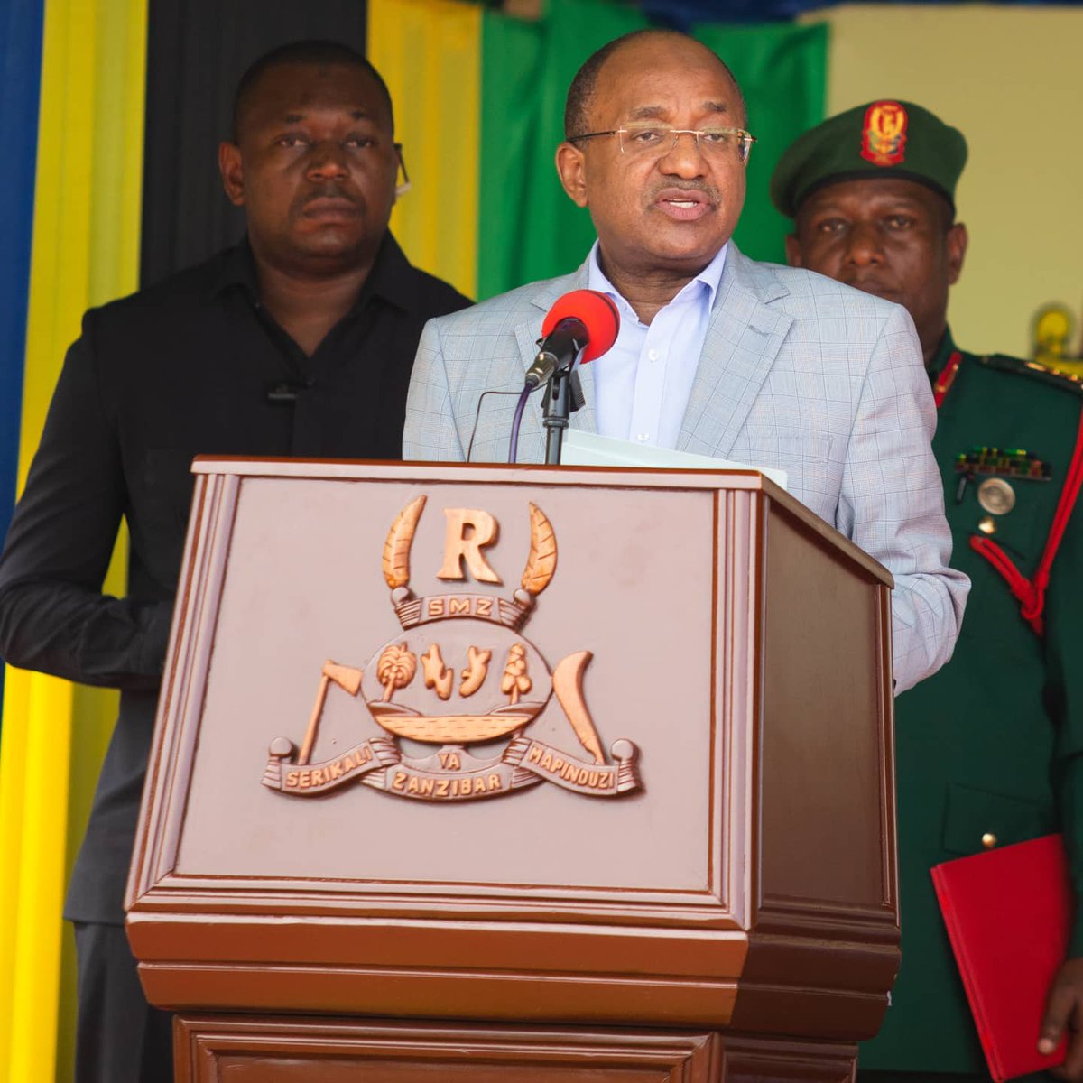 Rais wa Zanzibar na Mwenyekiti wa Baraza la Mapinduzi Dkt. Hussein Ali Mwinyi ametoa wito kwa wananchi kushiriki kikamilifu katika mapambano dhidi ya ukatili na unyanyasaji wa kijinsia, kuwalinda watoto na wanawake ili kulinda kizazi kijacho.