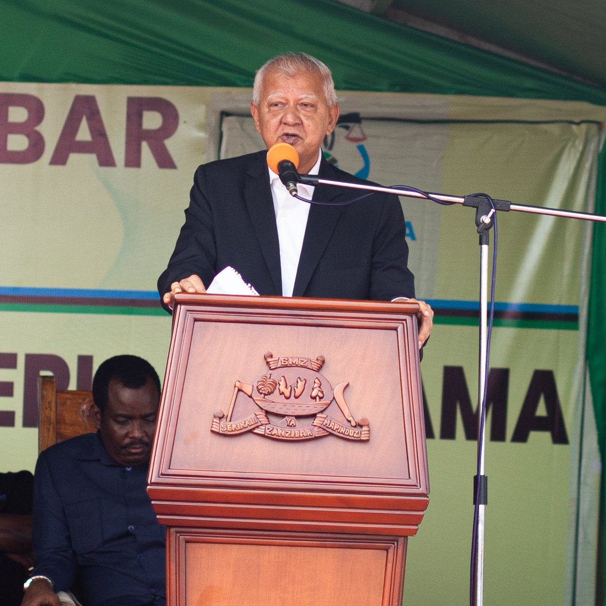 Waziri wa Katiba, Sheria, Utumishi na Utawala Bora Mhe. Dkt. Mwl. Haroun Ali Suleiman amepongeza ushirikiano wa watendaji wa Wizara yake na Wizara ya Katiba na Sheria (Bara) katika kufanikisha utekelezaji wa Kampeni ya Msaada wa Kisheria ya Mama Samia kwa Zanzibar.
