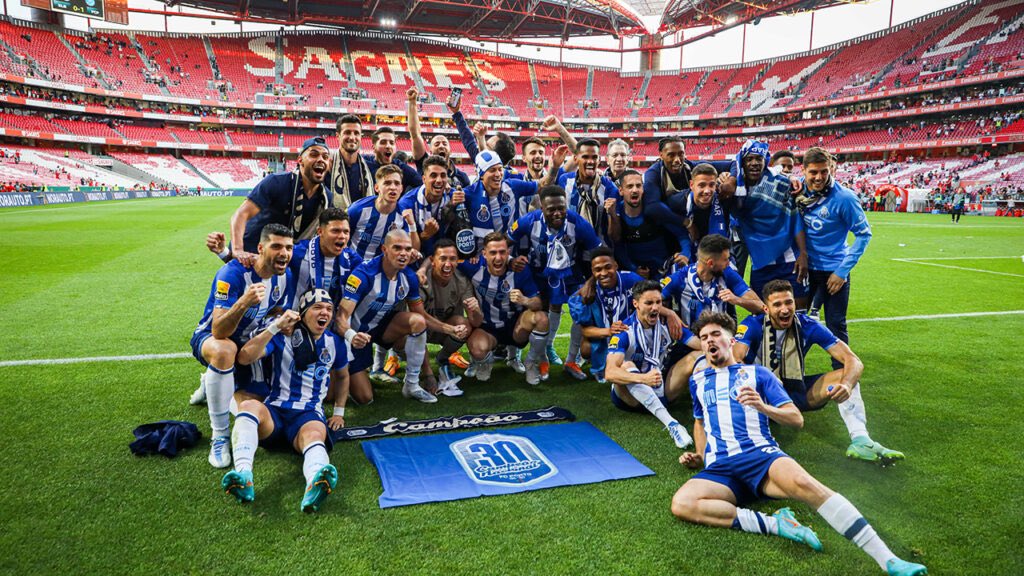 Ser campeão na Luz tem direitos de autor. 💙