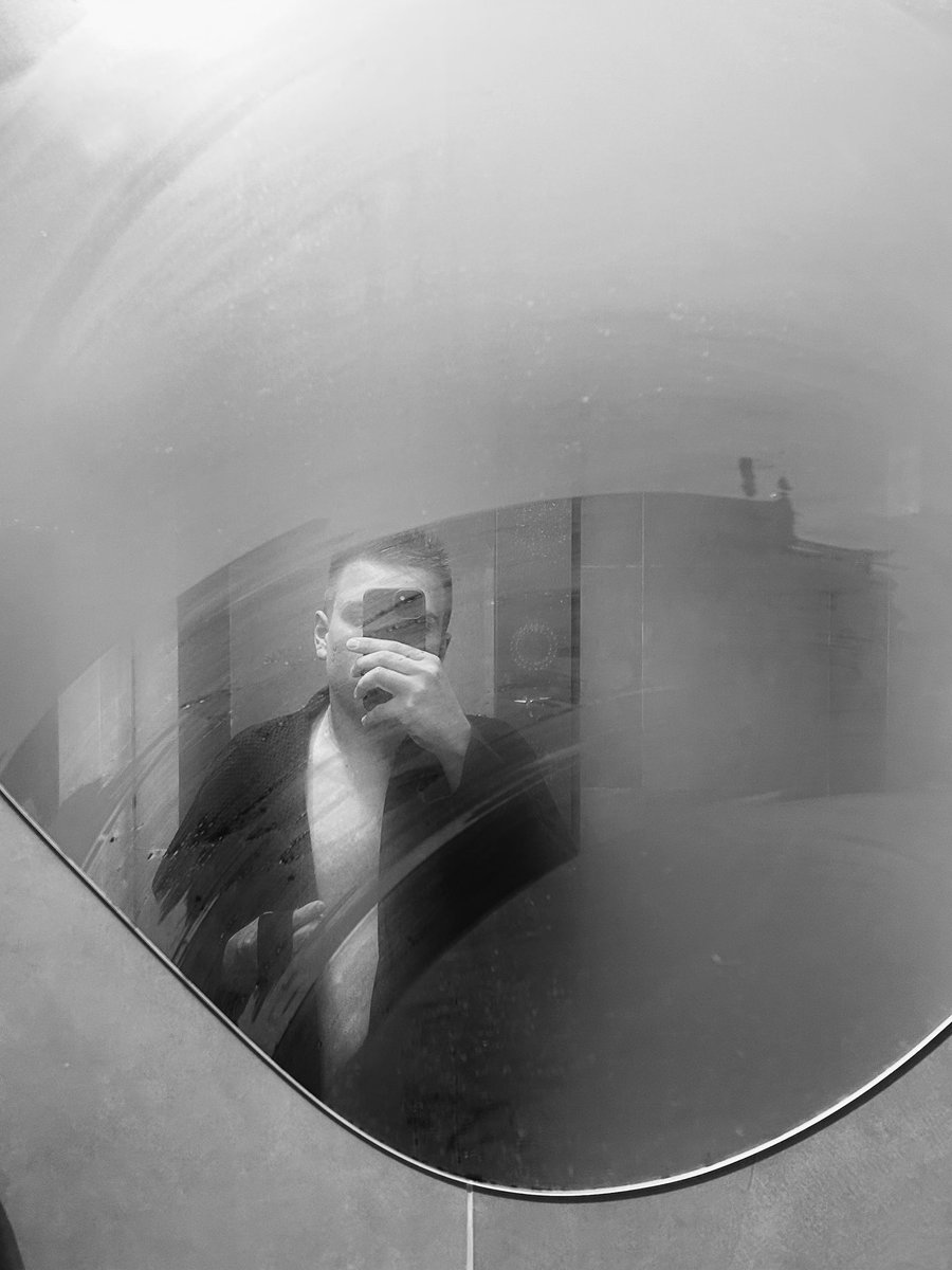 vvmlts's tweet image. | «вне зоны доступа сети»