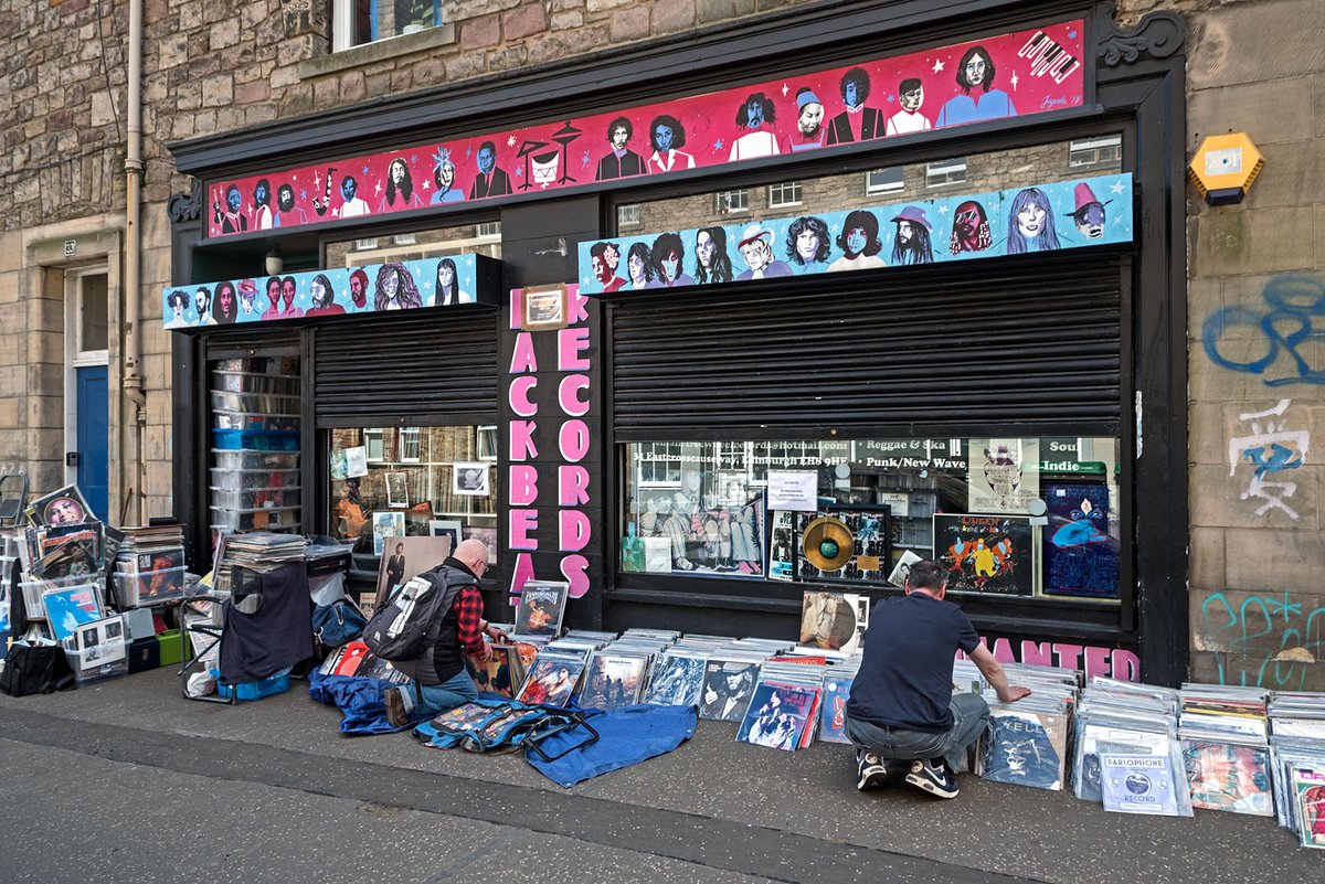 AlanWilson_SP's tweet image. Strolling today in #Edinburgh.
Books - George Street.
Records - East Crosscauseway.
