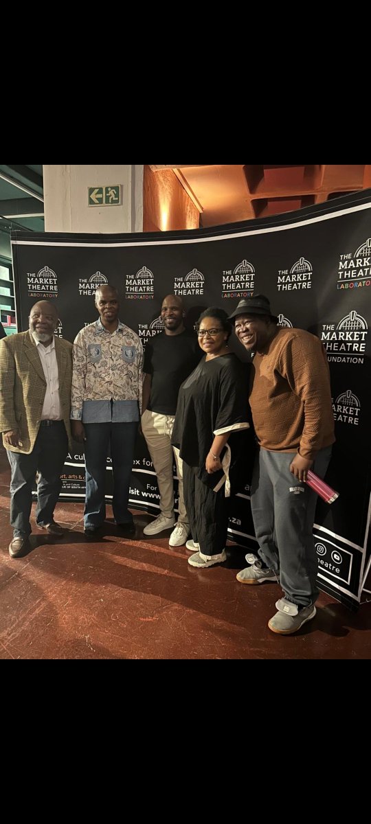 LudwabeMon48870's tweet image. Tata @KANI_ELDER l&apos;m convinced you left or bestowed your acting spirit inside this STAGE🙏🏿Anywho @MbuyiseniNdlozi Mme @FloMasebe🤣Ask for you just after #Kgalema Moving Song👀&amp;amp; l said you are coming tomorrow🤣l&apos;m your bodyguard!
Mantsopa Cast we felt your spirit kea leboga🦒❤️🦒