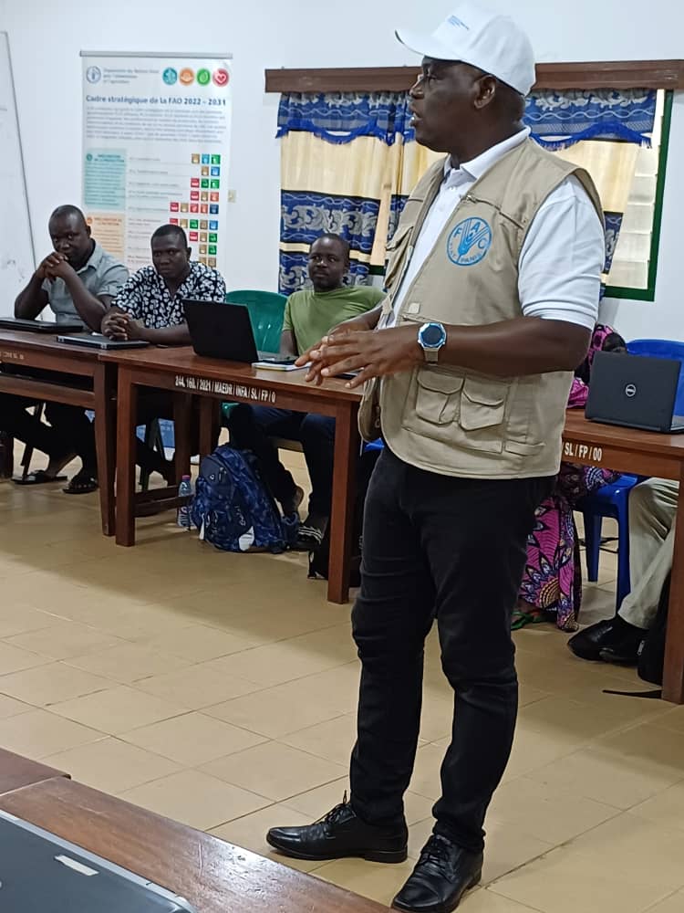 Oyetounde Djiwa (@oyetounded) on Twitter photo Dialogue enrichissant avec les 20 bénéficiaires de #ISAVET à INFA de Tové ! Initiative clé de <a href="/FAOauTogo/">FAO au Togo</a>, rendue possible grâce au <a href="/Pandemic_Fund/">The Pandemic Fund</a> pour renforcer l'épidémiologie de terrain au service de l'approche #OneHealth. #Preprus_Togo 🇹🇬 Dialogue enrichissant avec les 20 bénéficiaires de #ISAVET à INFA de Tové ! Initiative clé de <a href="/FAOauTogo/">FAO au Togo</a>, rendue possible grâce au <a href="/Pandemic_Fund/">The Pandemic Fund</a> pour renforcer l'épidémiologie de terrain au service de l'approche #OneHealth. #Preprus_Togo 🇹🇬