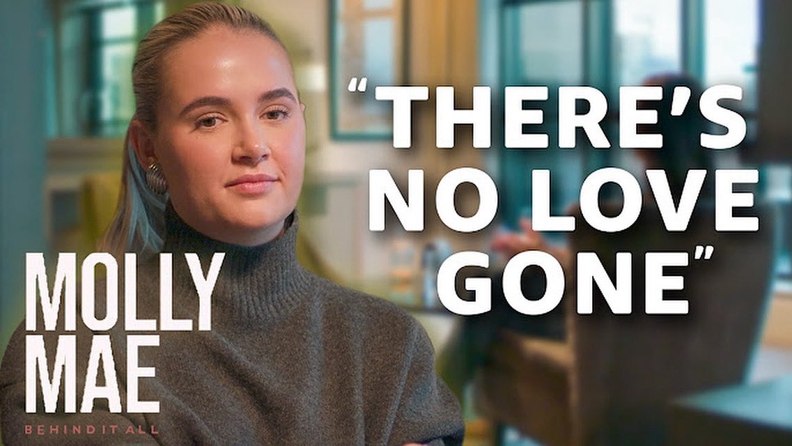 danwrightmanc's tweet image. In other news 🗞️ the nations grip on the English language further enters a state of internal combustion 🔥

She’s milking this int she 🐄

In addition, People where Masks 🎭 

Beware 🛑👀

#revolutioncognition #megandmog 🧙‍♀️#thereisnolovegonebyebye

🐈‍⬛💨