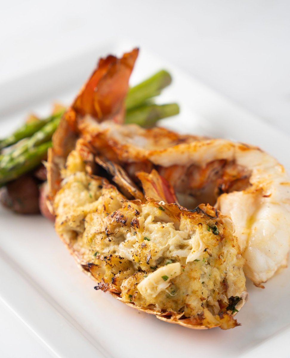 Our Stuffed Lobster comes broiled and packed with crab stuffing—served up with roasted red potatoes, creamed spinach, and plenty of drawn butter.
It’s a plate worth slowing down for.

#StuffedLobster #Pier22Eats #SeafoodGoals #WaterfrontDining #BradentonBites