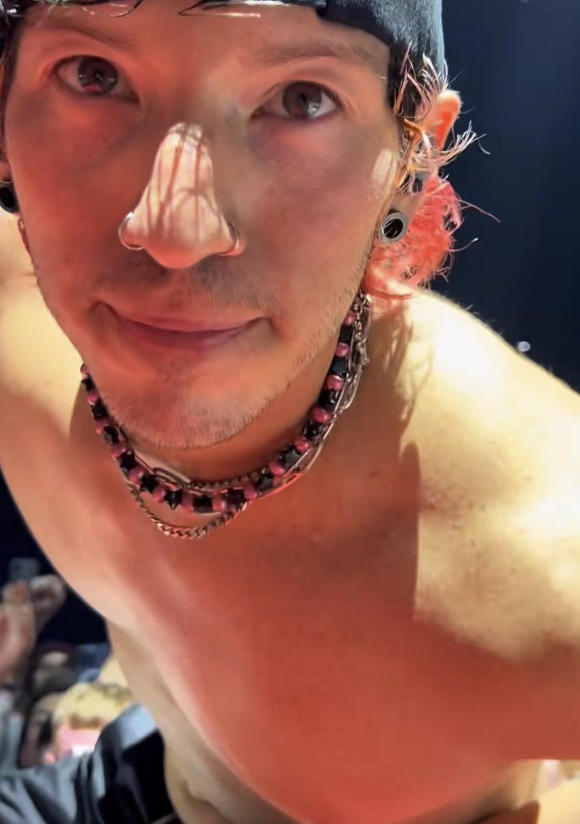 bea ⊬ • met tyler and josh tweet media