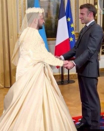 <a href="/EmmanuelMacron/">Emmanuel Macron</a> When Emmanuel...?