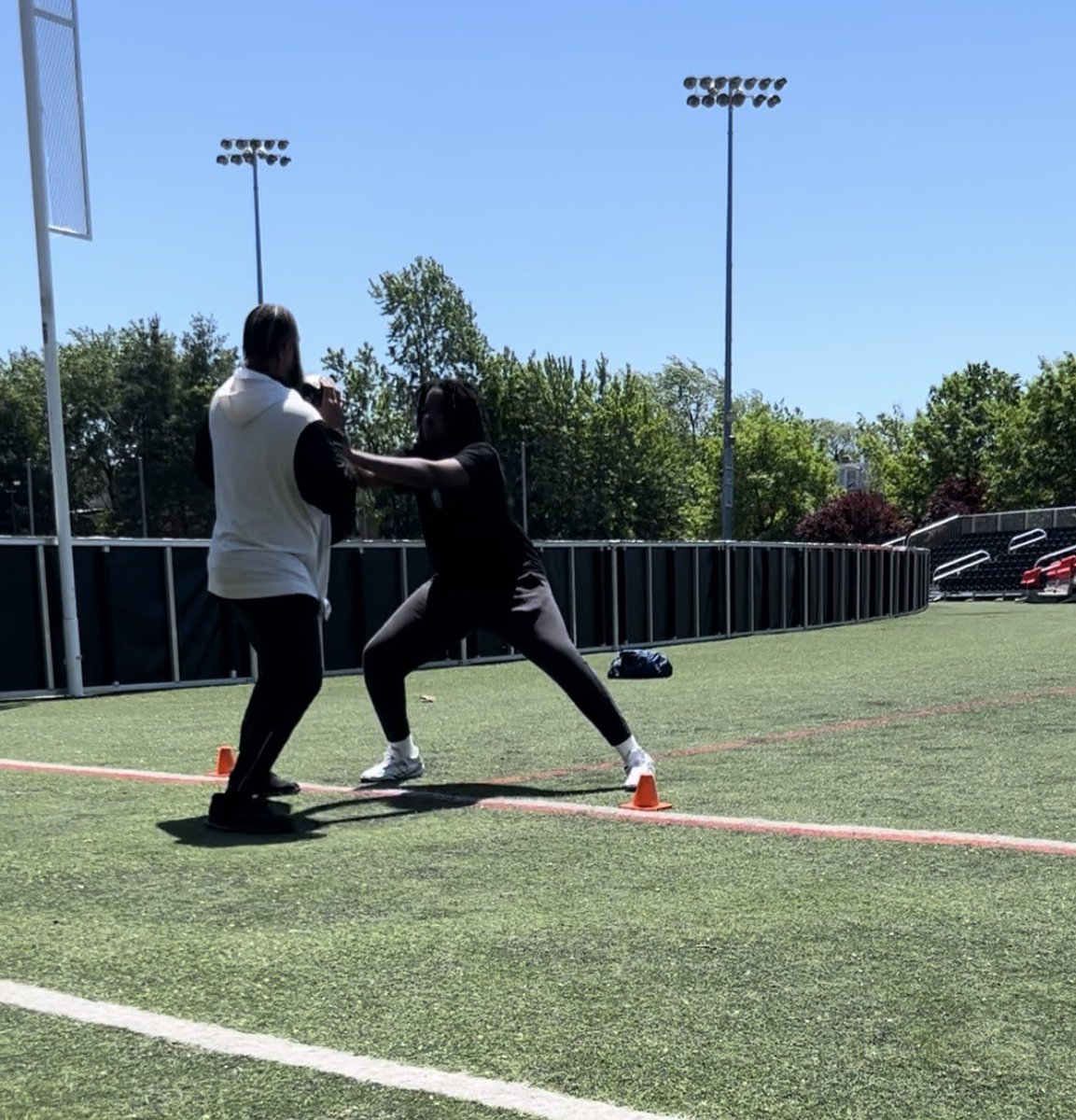 Ty_Winn09's tweet image. Believe in yourself 

Weekend OL work w/ @AumaitreSports 
#BigMan #NextUp #OffensiveTackle #Freshman #DualAthlete #AumaitreAthletics