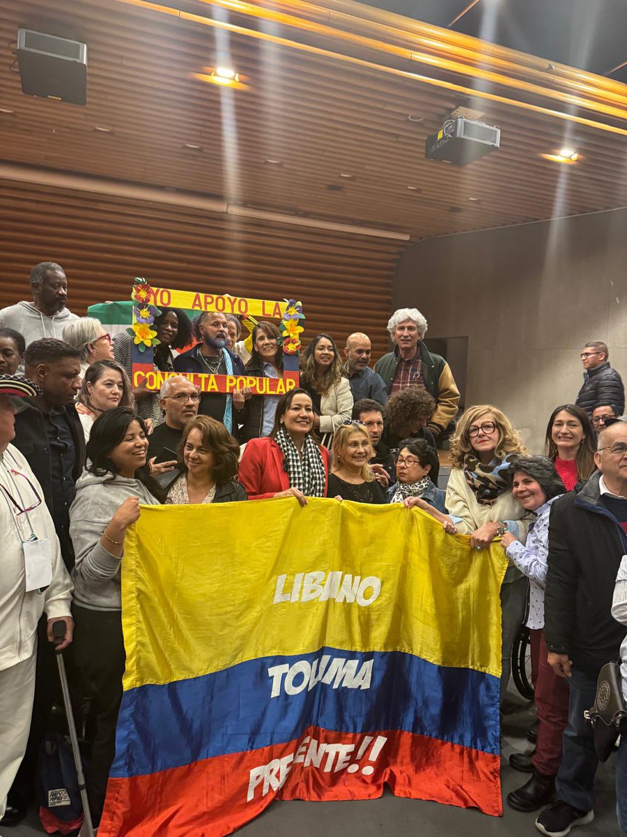 ColombianidadG's tweet photo. Desde Madrid, España, la #ColombianidadGlobal alza la voz con fuerza y esperanza.
Junto a la valiente y visionaria Carolina Corcho, participamos en un conversatorio que dignifica el papel de la diáspora en el futuro de Colombia.
#VotoColombiano#Migracion https://t.co/xn8kLj0pEf