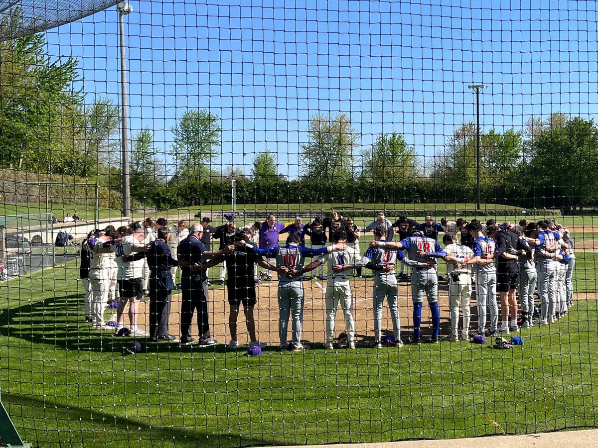 Bay Village HS Baseball (@baybaseball1) on Twitter photo Special moment pregame with <a href="/baseball_avon/">Avon Baseball</a> as we honored Jeremiah and Dylan
Great job of leading by Kyle Crell from Avon
Classy group of players and coaches from Avon, best of luck in the Tourney Special moment pregame with <a href="/baseball_avon/">Avon Baseball</a> as we honored Jeremiah and Dylan
Great job of leading by Kyle Crell from Avon
Classy group of players and coaches from Avon, best of luck in the Tourney