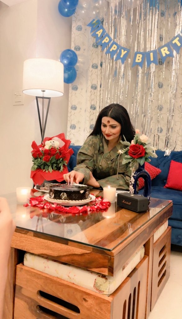 आपको आपके "अवतरण दिवस" की बहुत-बहुत बधाई एवं हार्दिक शुभकामनाएं दीदी. 🎊🎂
#बाबा_विश्वनाथ आपको सदैव उन्नति,पदोन्नति उत्तम स्वास्थ्य एवं दीर्घायु प्रदान करें.. <a href="/chitraaum/">Chitra Tripathi</a>