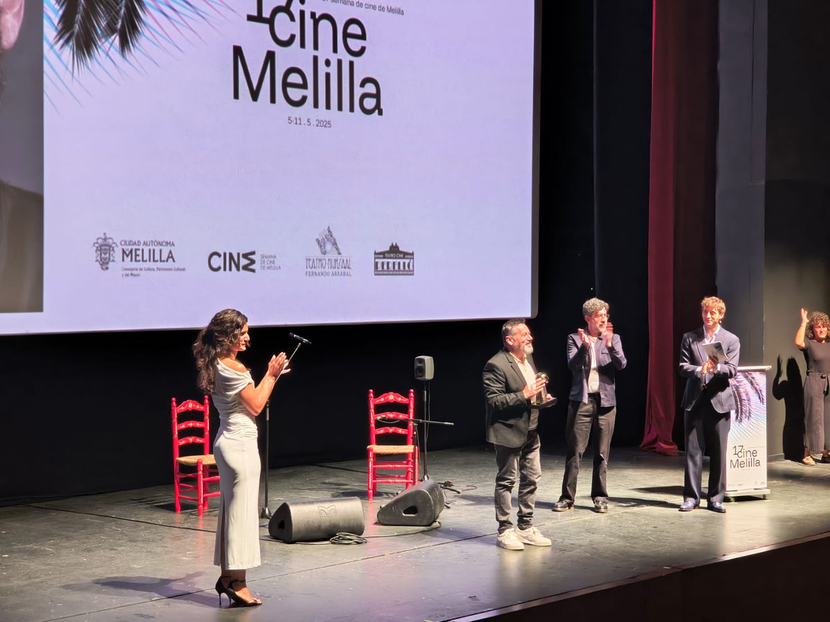 Popular TV Melilla (@poptvmelilla) on Twitter photo 📽El actor <a href="/NietoPepon/">Pepon Nieto</a> recoge el Premio Ciudad de Melilla en la 17° Semana de Cine. Recuerda que fue pregonero de la Feria de Melilla en 2007, "cuando aún se celebraba en el Parque Hernández" y que regresó a la ciudad años después con una obra de teatro. 📽El actor <a href="/NietoPepon/">Pepon Nieto</a> recoge el Premio Ciudad de Melilla en la 17° Semana de Cine. Recuerda que fue pregonero de la Feria de Melilla en 2007, "cuando aún se celebraba en el Parque Hernández" y que regresó a la ciudad años después con una obra de teatro.