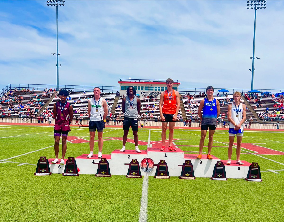 FV_athletics1's tweet photo. 🥇🥇Congratulations to Class 2A Back-to-Back State Champion Easton Hamar! With a PR of 49.52 he secured first place in the 400 meter run! #jackettrack https://t.co/fhB9V6U2FT