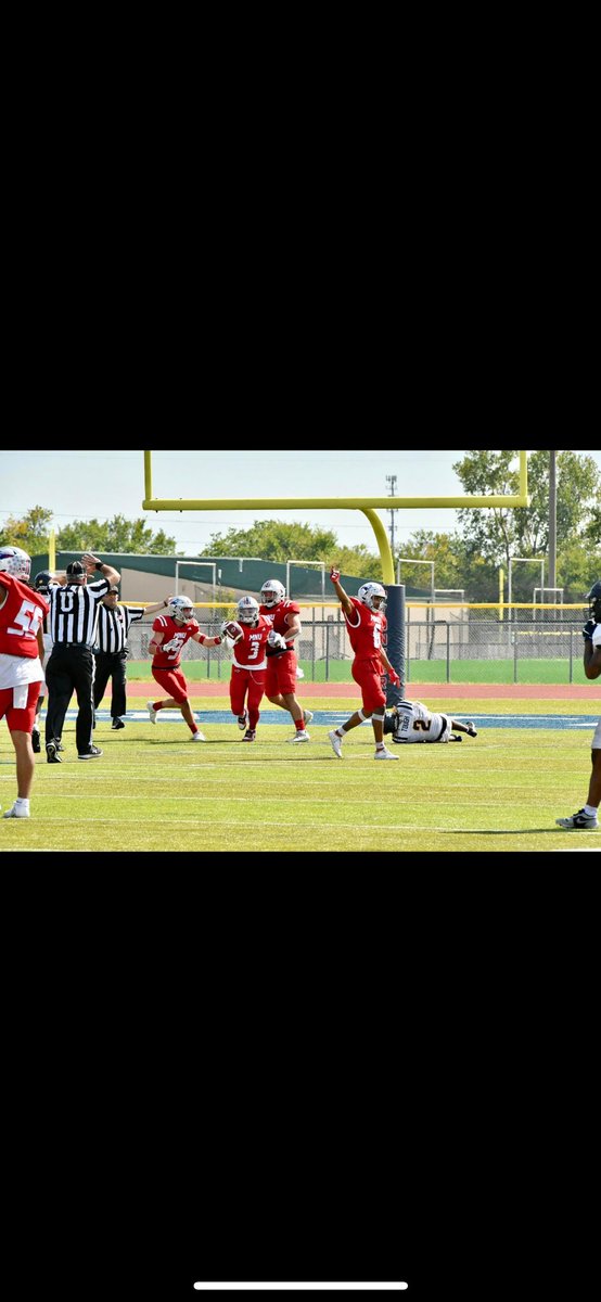 After a great conversation with <a href="/CoachBenton3/">Venique Benton</a>  I’m blessed to receive my first offer from <a href="/MNUFootball_/">MNUFootball</a> 

@coachCordovaDC