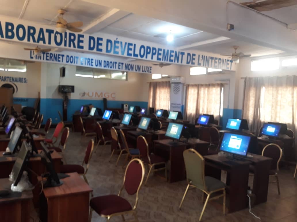 Le Chapitre Isoc Guinée inaugure son  Laboratoire de Développement de l’Internet: 45 machines, équipements réseau, formation et innovations pour TOUS. Ce Mardi 13/05/2025 à son siège Université Mahatma Gandhi à partir de 11h00.
Grâce au financement de L'ISOC fondation et acteurs