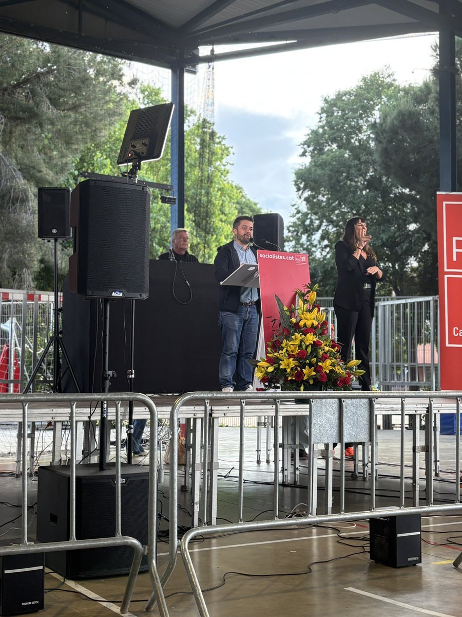 Alex Valiente (@_alexvaliente) on Twitter photo Avui he fet una mica de #Comarca , acompanyant als amics i amigues de <a href="/CanovellesPSC/">PSC Canovelles</a> a la seva 42a edició de la #FestaDeLaRosa .
Una festa de la rosa, amb un èxit impressionant, amb ambient reivindicatiu de l’obra de govern, però també de festa!
#Canovelles Avui he fet una mica de #Comarca , acompanyant als amics i amigues de <a href="/CanovellesPSC/">PSC Canovelles</a> a la seva 42a edició de la #FestaDeLaRosa .
Una festa de la rosa, amb un èxit impressionant, amb ambient reivindicatiu de l’obra de govern, però també de festa!
#Canovelles