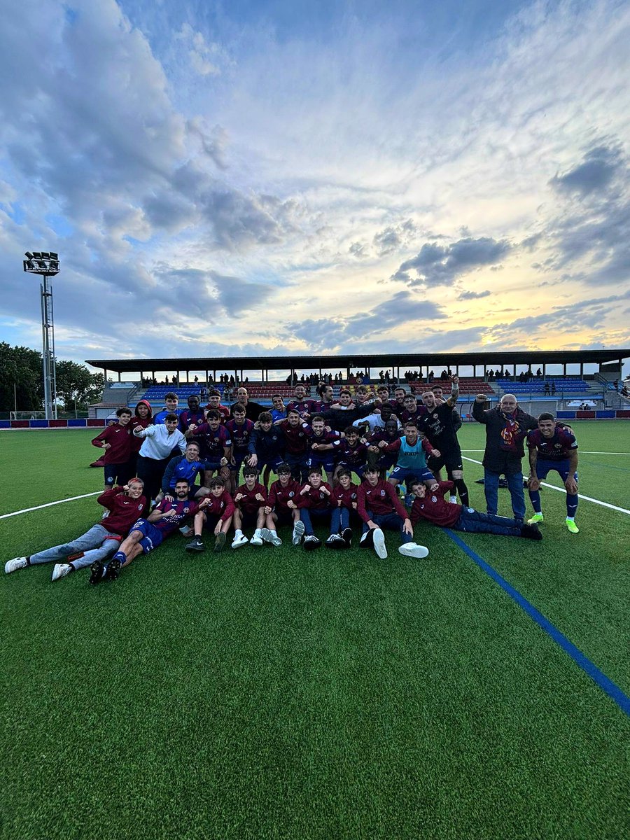 ✅️😍 𝗢𝗕𝗝𝗘𝗖𝗧𝗜𝗨 𝗖𝗢𝗠𝗣𝗟𝗘𝗥𝗧!

🔜🏆 L'any vinent tornarem a ser equip de TERCERA FEDERACIÓ!

✌️ Victòria contundent davant el @cesabadell B per 3 gols a 1

Gols de @jossu22, Bilal Charreh i @adriamendezzz 

#3arfef #fclescala #somlescala❤️💙