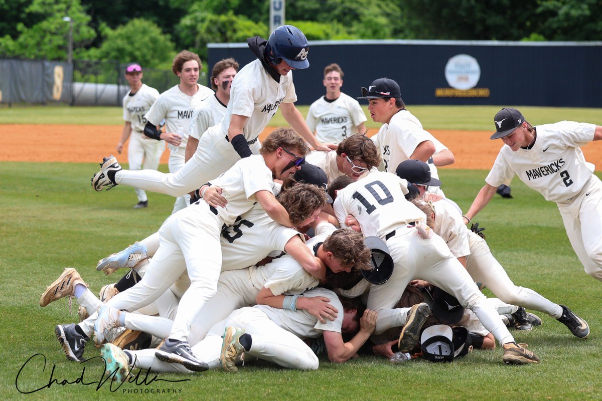 cwells52's tweet image. It's hard to beat a photo with some emotion in it....