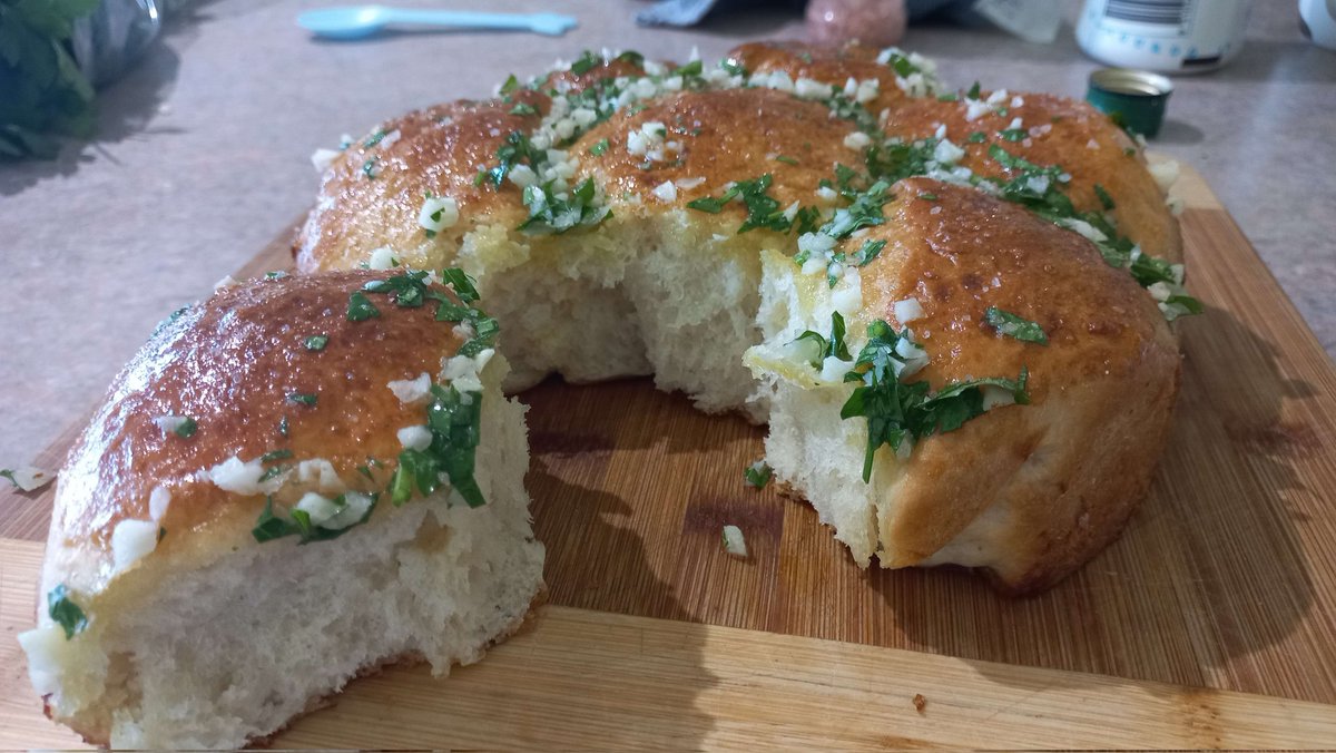 TroySoprano's tweet image. Pampushky #GarlicBread #BreadPosting