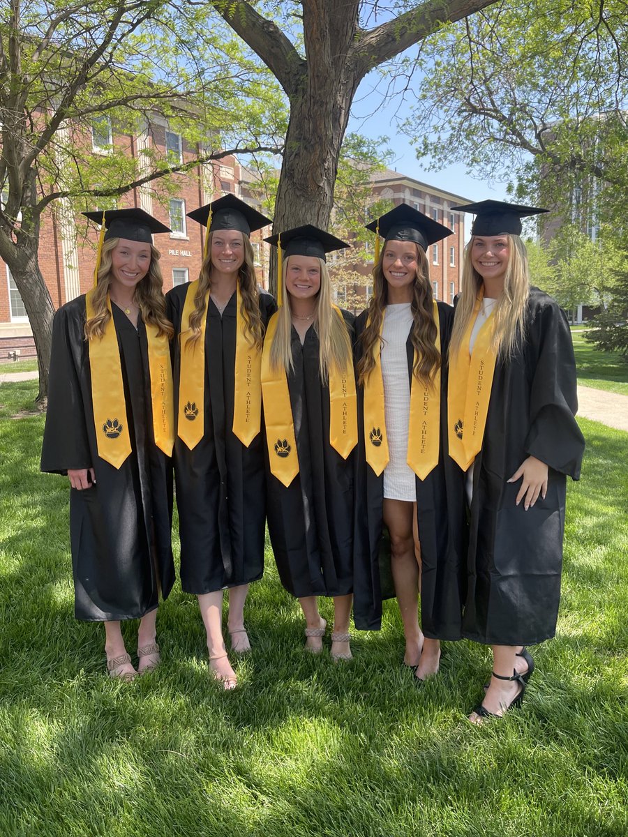 Huge congratulations to our seniors graduating today! 
Thank you for all you’ve done for our program! We can’t wait to see you do great things ❤️